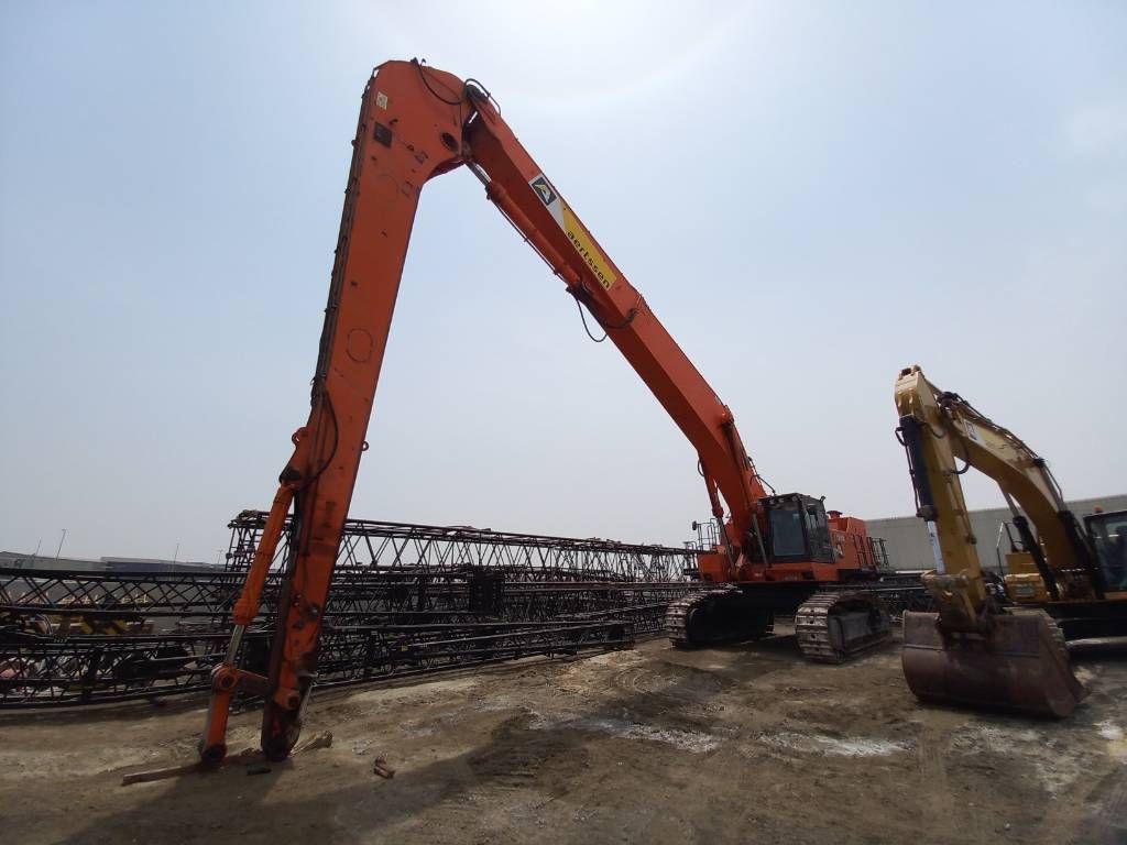 Hitachi EX1200-6 Longreach 28m (Abu Dhabi)