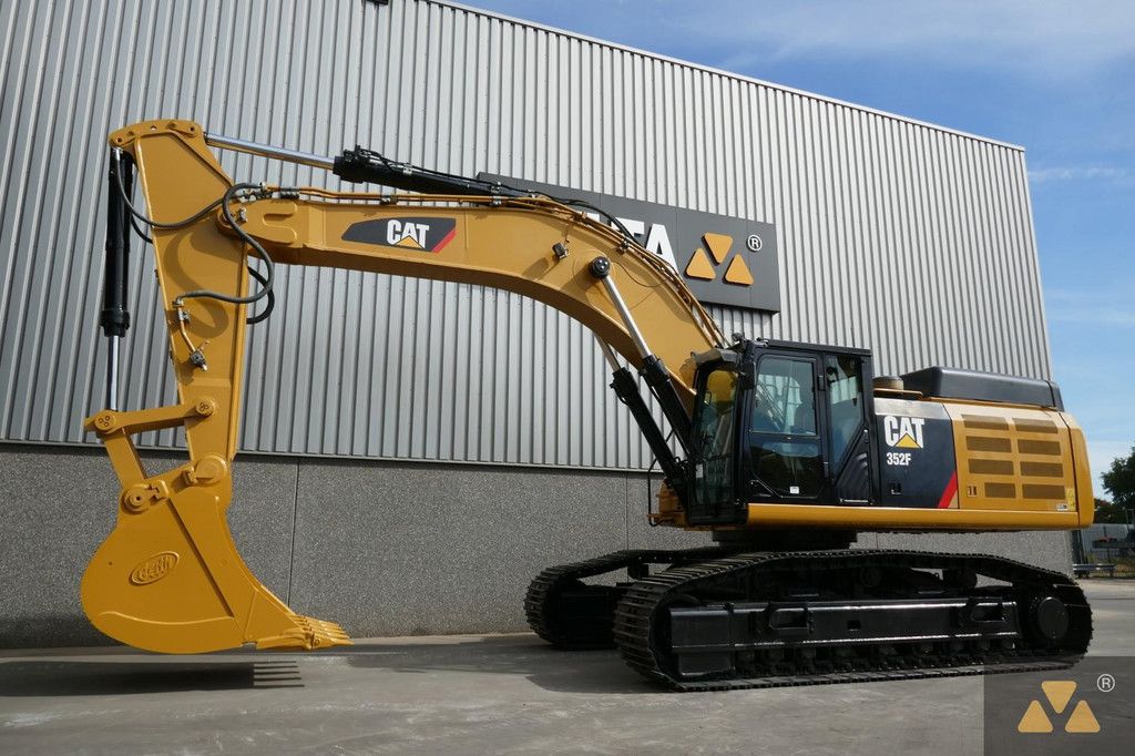 Caterpillar 352FL