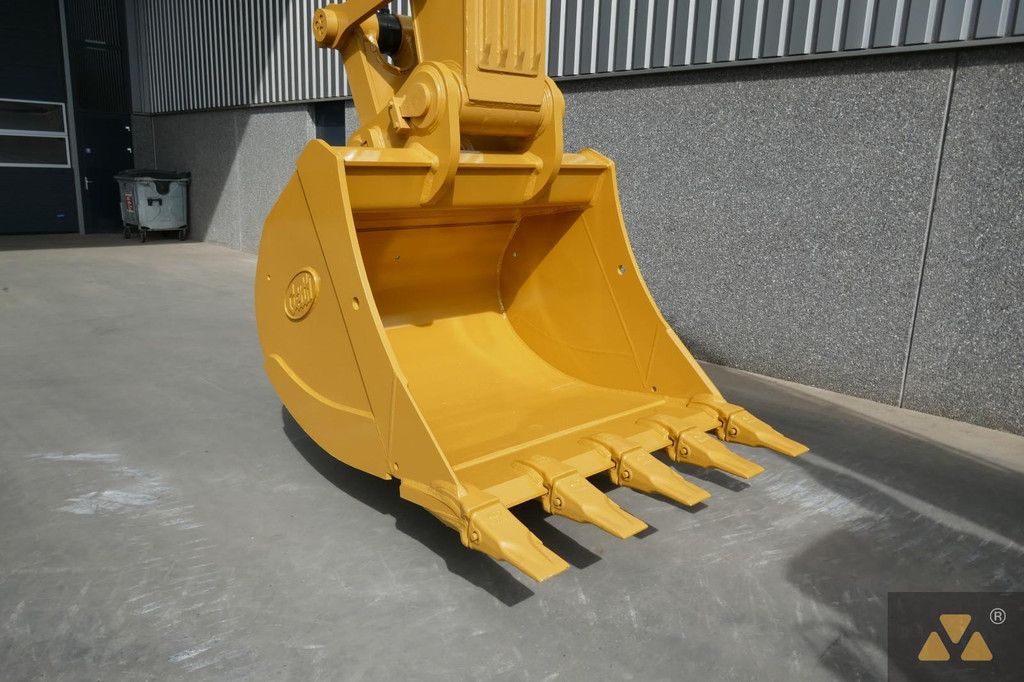 Caterpillar 352FL