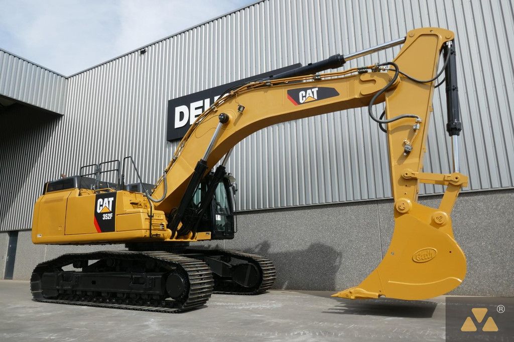 Caterpillar 352FL