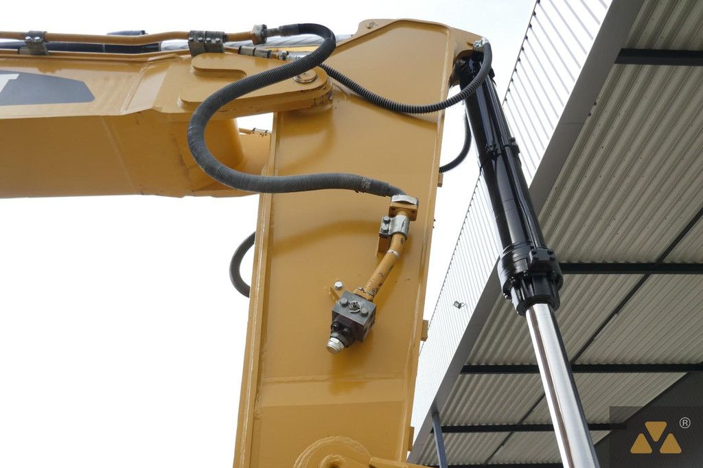 Caterpillar 352FL