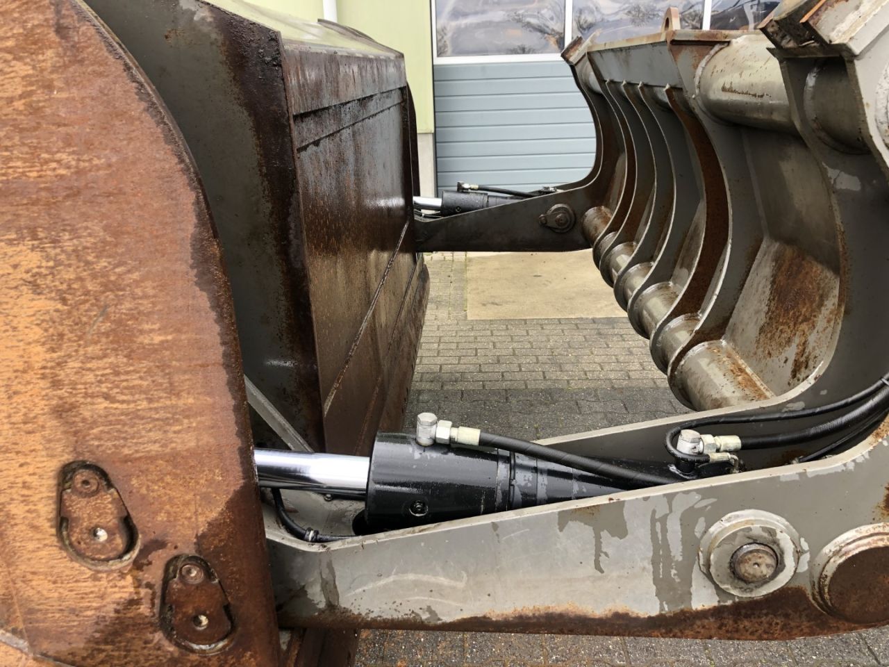 Hoogkiepbak Eurosteel 2900 ltr Volvo opname