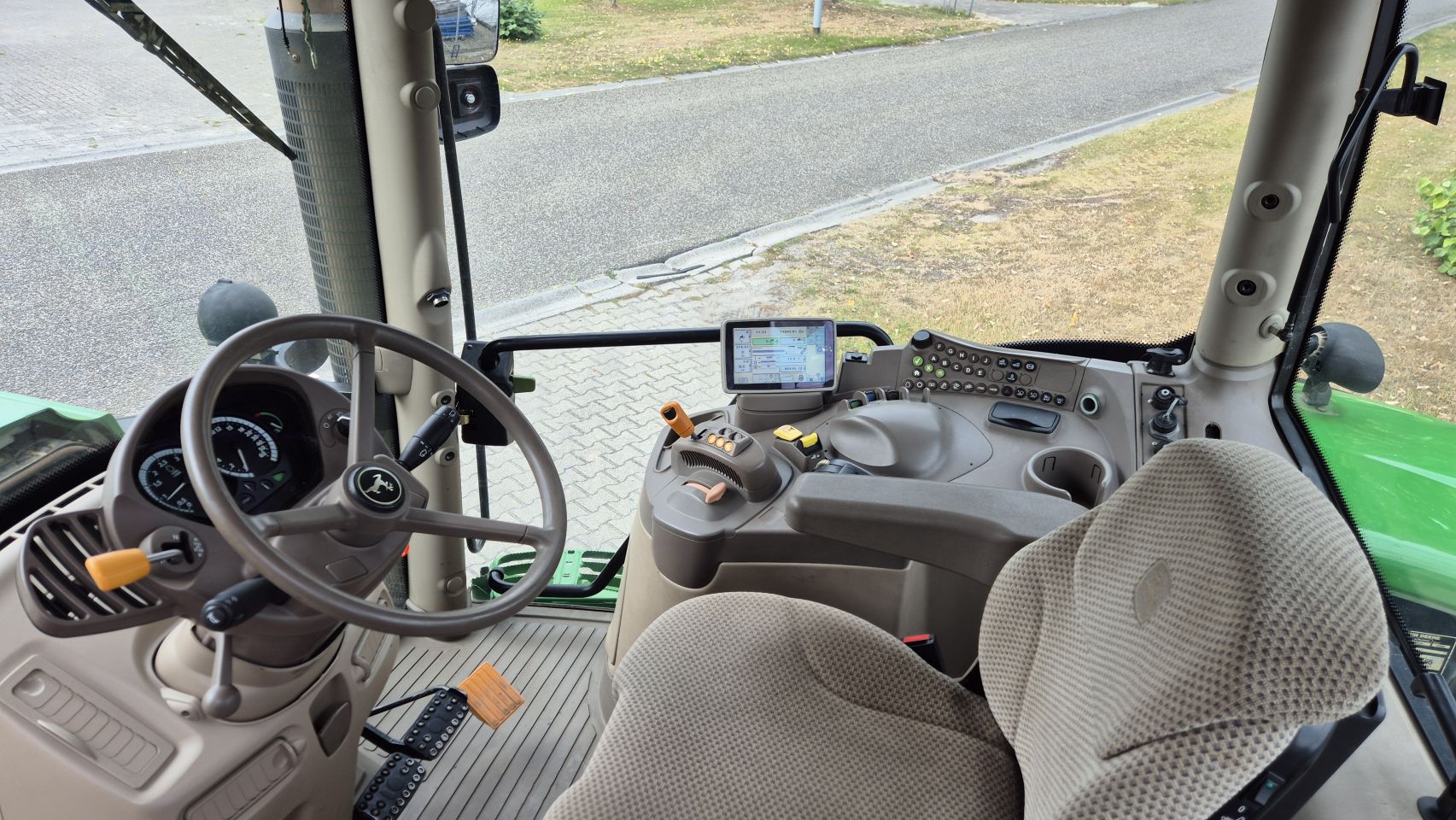 JOHN DEERE 6210R DD, 40Kmh. Lucht, Fronthef PTO, TLS.