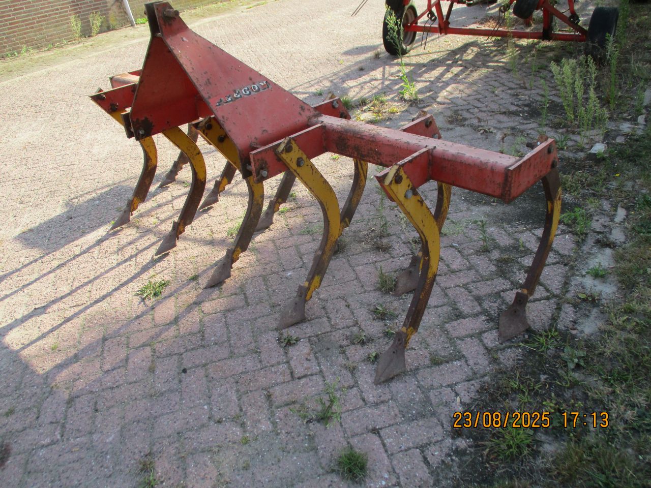 Peecon cultivator
