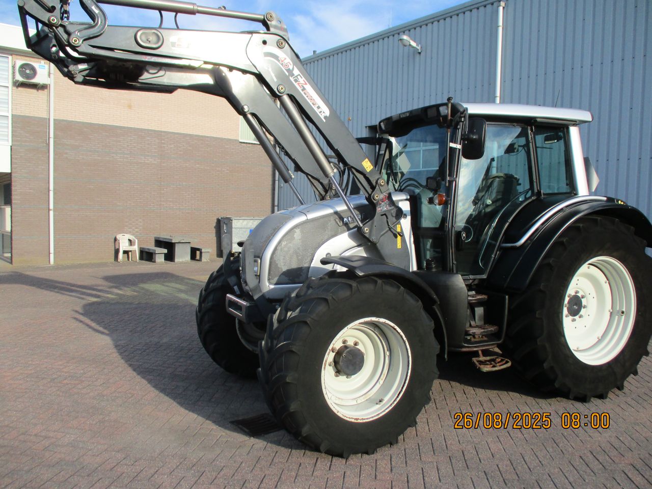 Valtra N121
