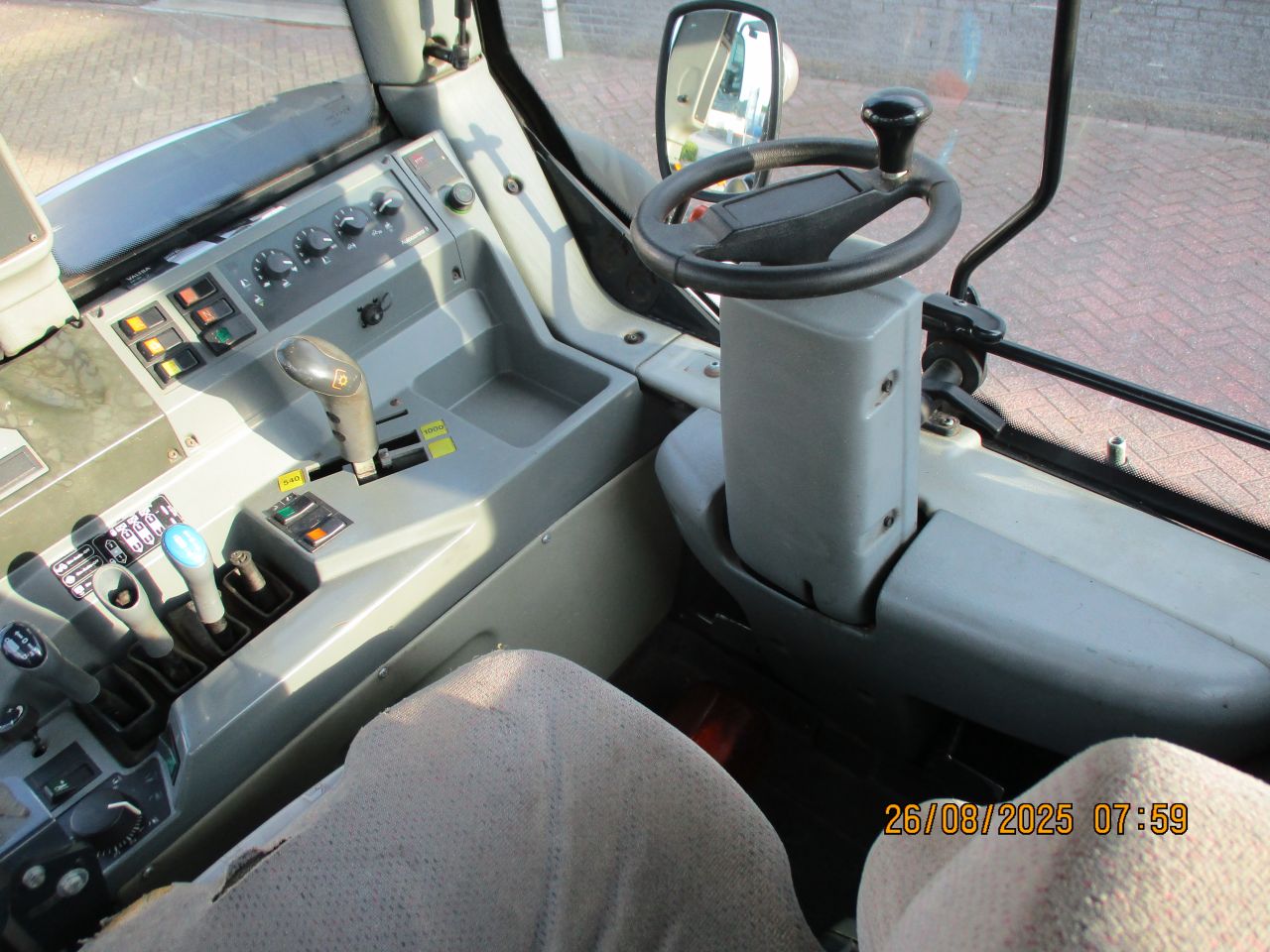 Valtra N121