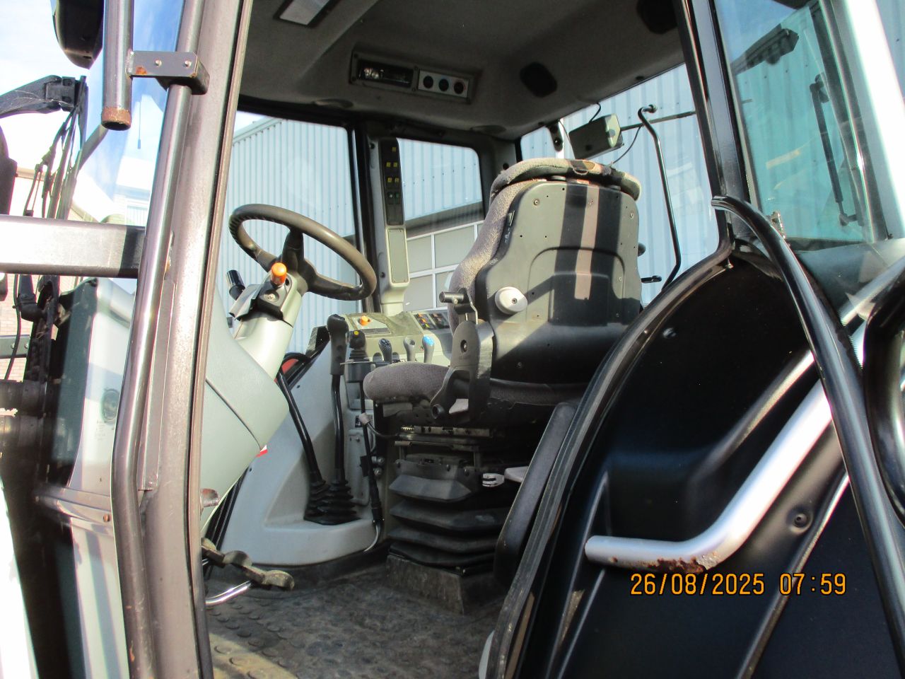 Valtra N121