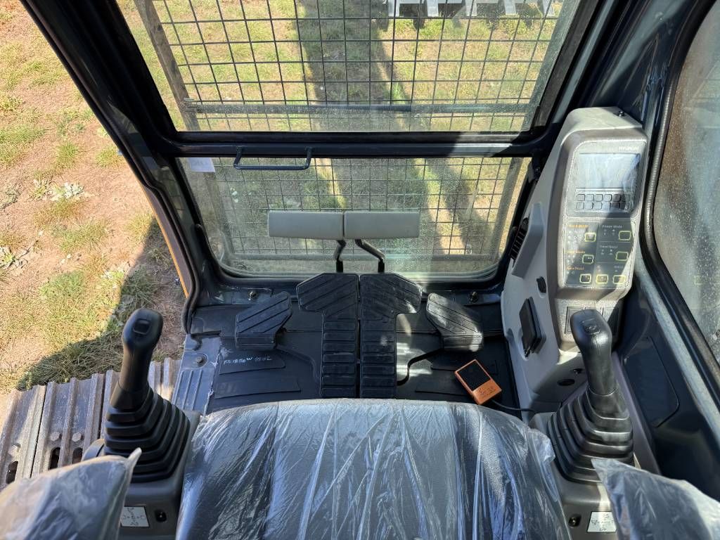 Hyundai R340L Smart - New / Unused / Hammer Lines