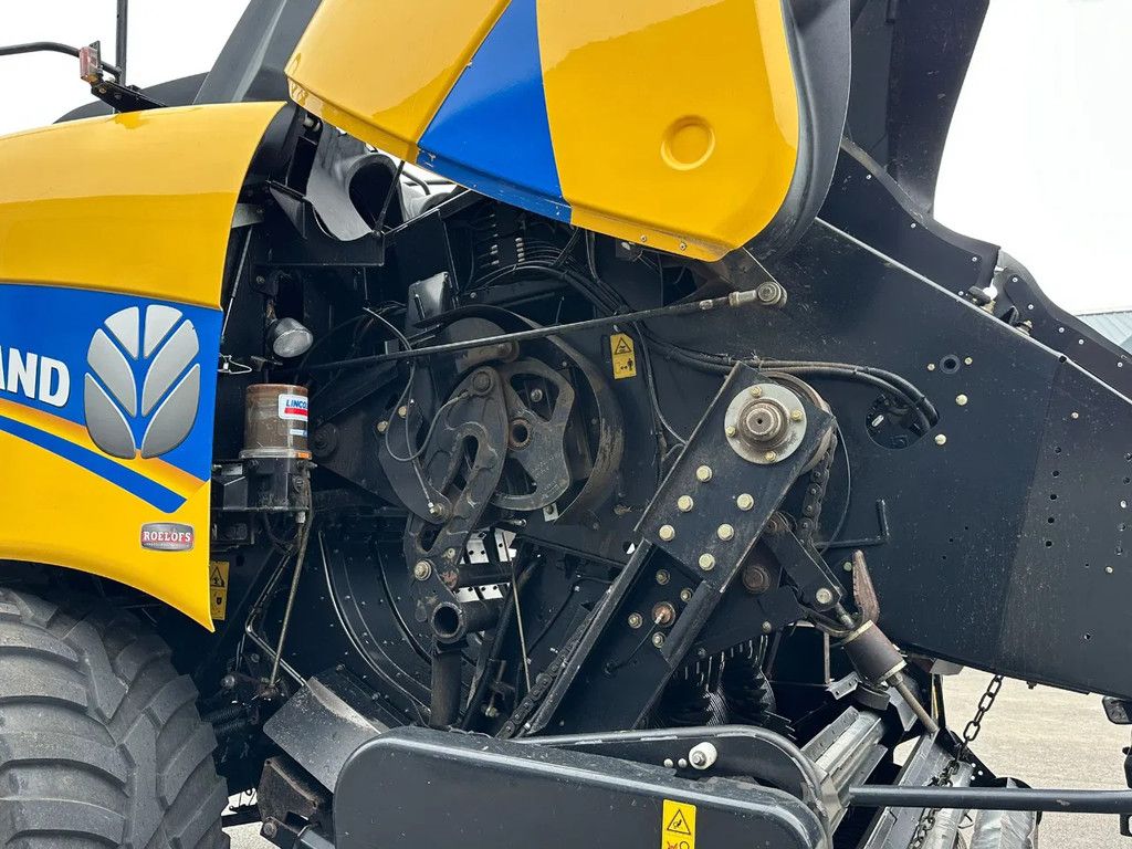 New Holland Bigbaler 1270 Cropcutter, bj 2016, balenstand 59.747