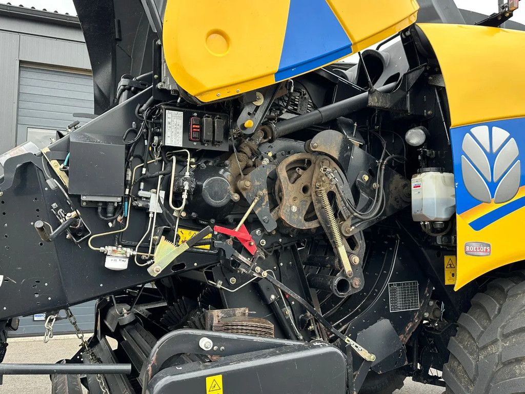 New Holland Bigbaler 1270 Cropcutter, bj 2016, balenstand 59.747