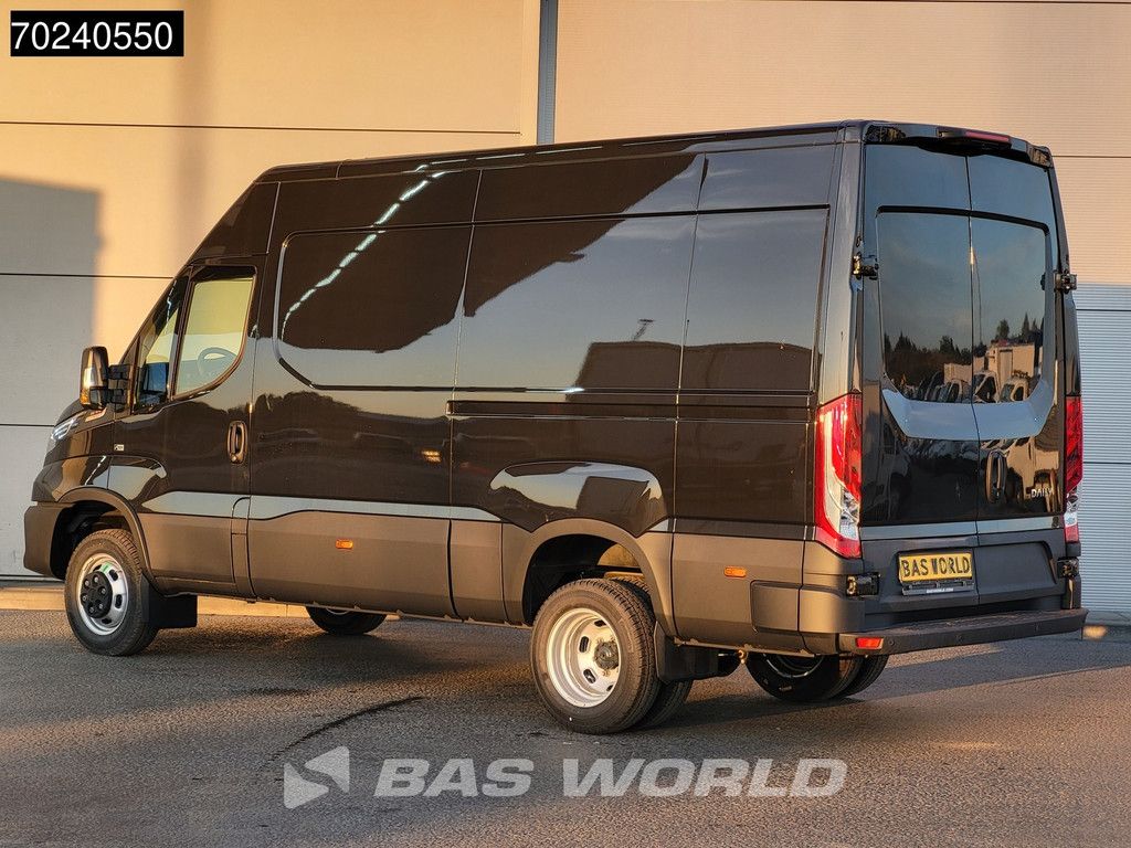 Iveco Daily 35C21 3.0L Automaat 210PK L2H2 Dubbellucht 3,5t Trekgewicht LED ACC Navi Airco Camera Euro6 L2 12m3 A/C