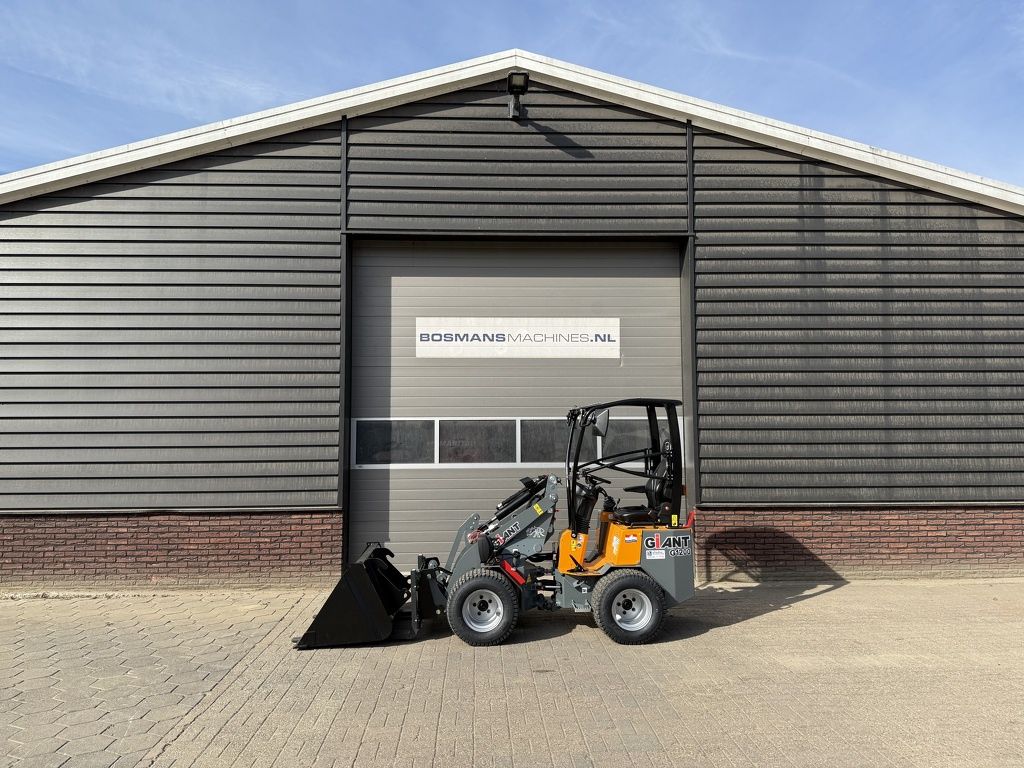 Giant minishovel NIEUW gazonbanden €399 LEASE