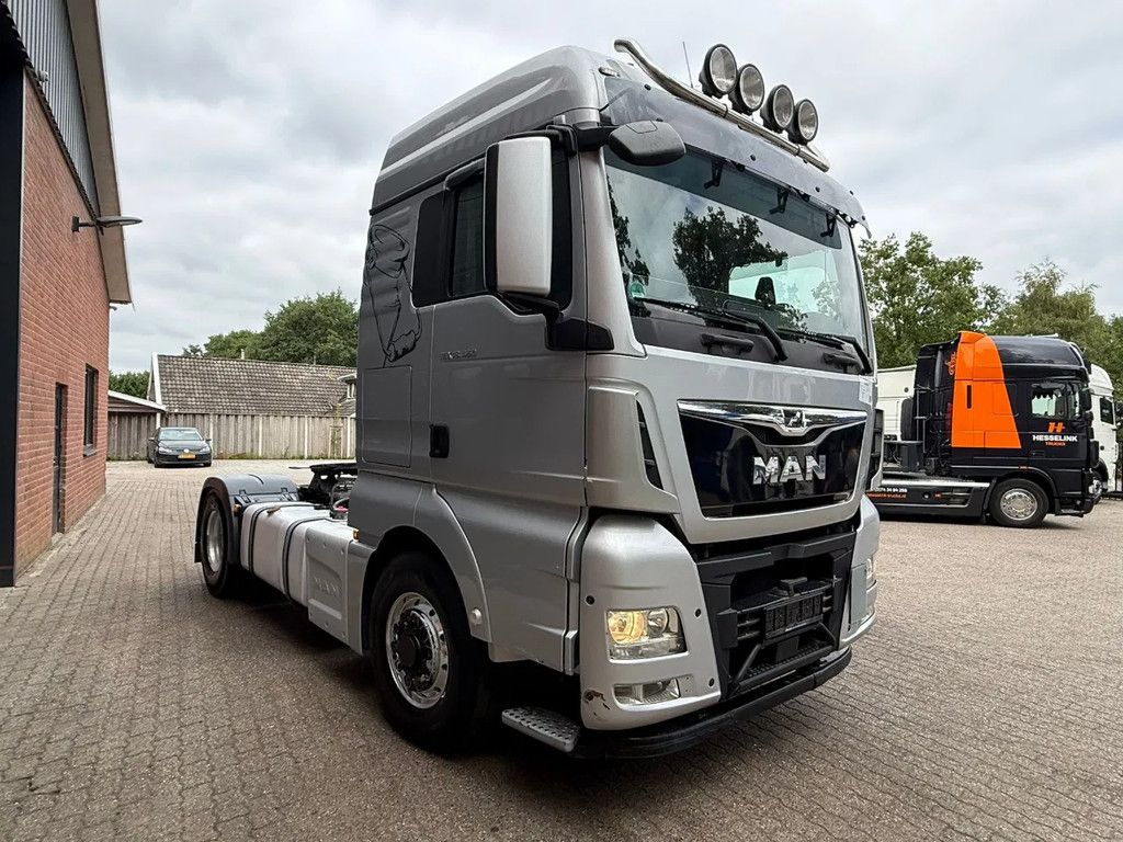 MAN TGX 18.460 4X4 550.440KM Hydraulic Standairco German truck