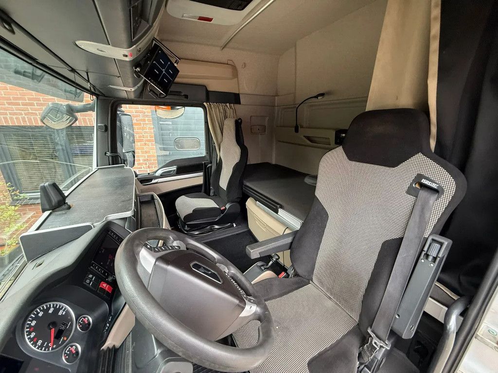MAN TGX 18.460 4X4 550.440KM Hydraulic Standairco German truck