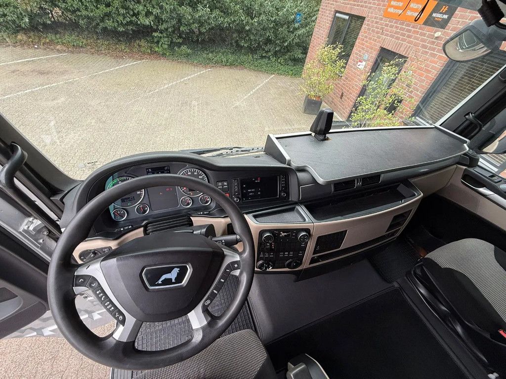 MAN TGX 18.460 4X4 550.440KM Hydraulic Standairco German truck