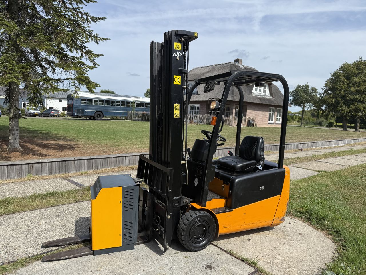1600KG elektrische heftruck triplex 5.5M Sideshift keuring !
