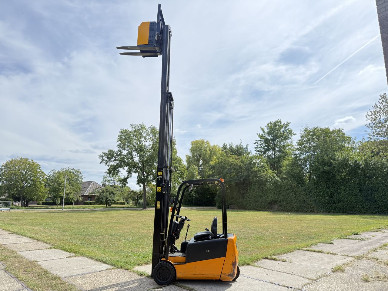 1600KG elektrische heftruck triplex 5.5M Sideshift keuring !