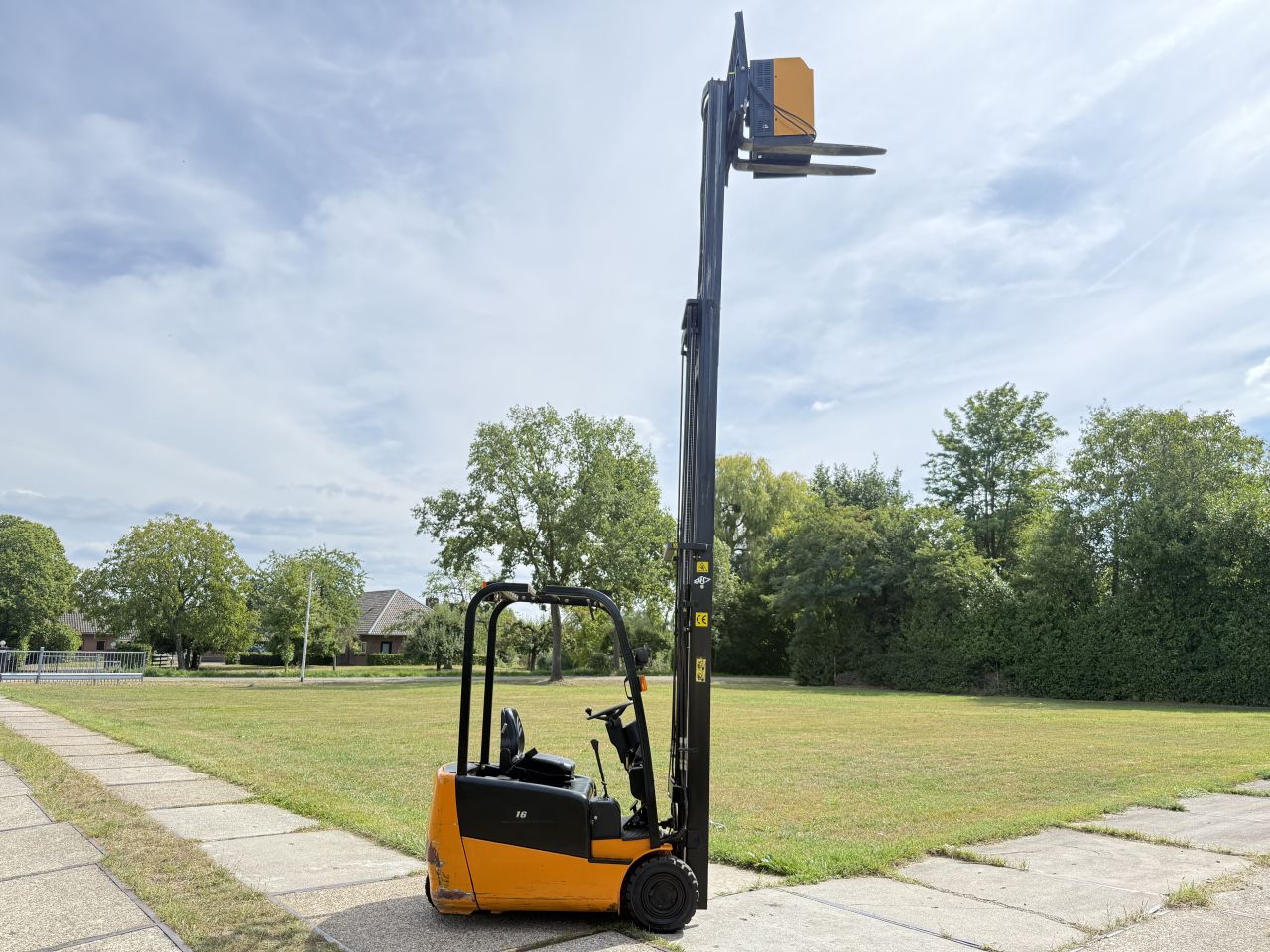 1600KG elektrische heftruck triplex 5.5M Sideshift keuring !