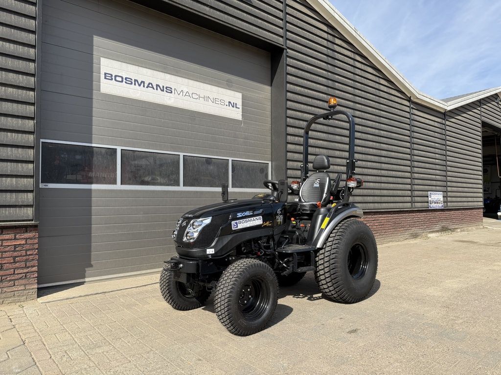 Solis 26 HST minitractor NIEUW BLACK EDITION hoge gazonbanden