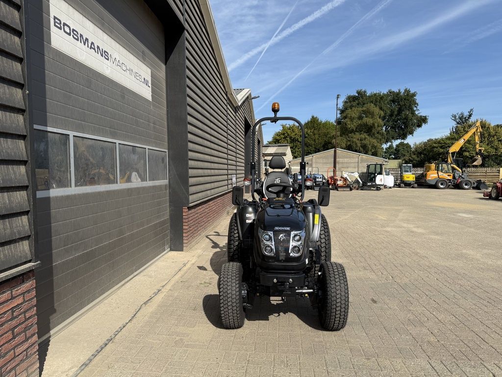 Solis 26 HST minitractor NIEUW BLACK EDITION hoge gazonbanden