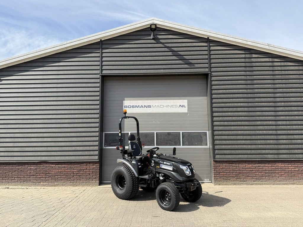Solis 26 HST minitractor NIEUW BLACK EDITION hoge gazonbanden