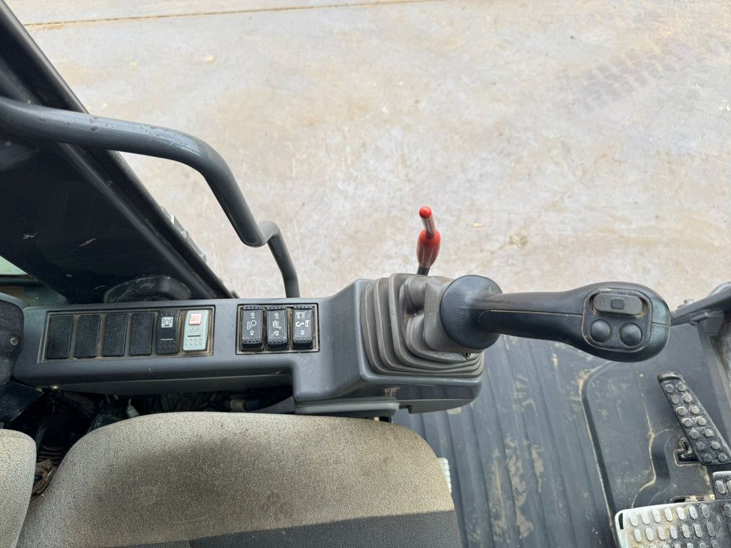 Hitachi ZX210LC-3