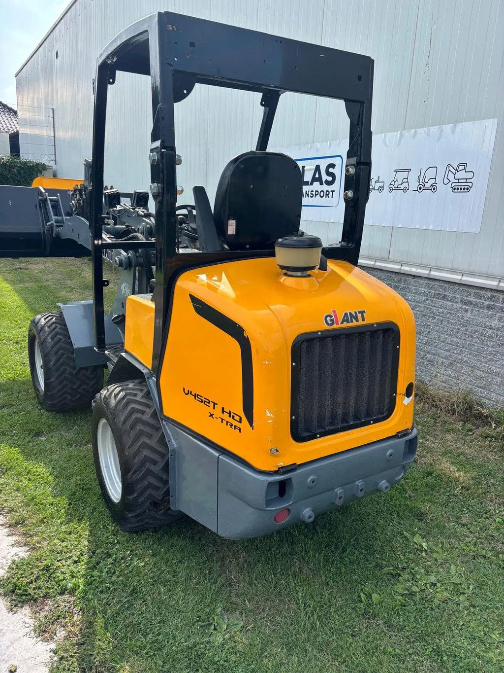 Giant V452T HD Xtra kniklader shovel 2017 met 1450 uur
