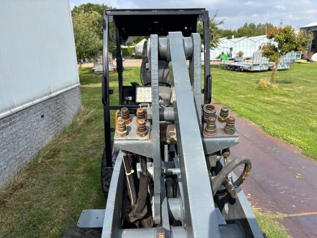 Giant V452T HD Xtra kniklader shovel 2017 met 1450 uur