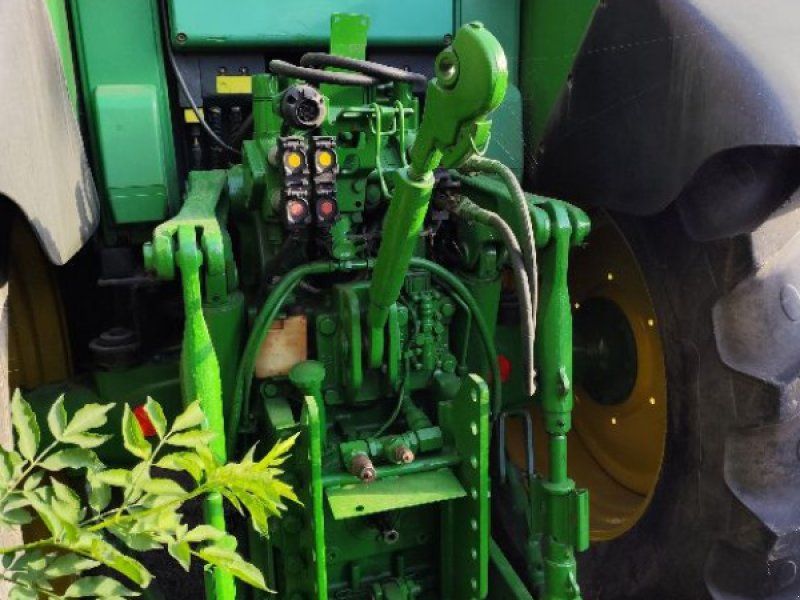 John Deere 6920