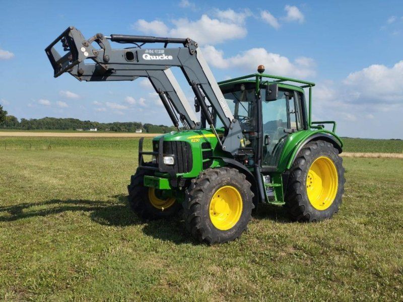 John Deere 6230