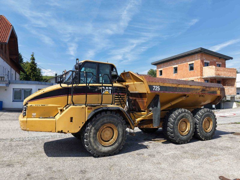 Caterpillar 725