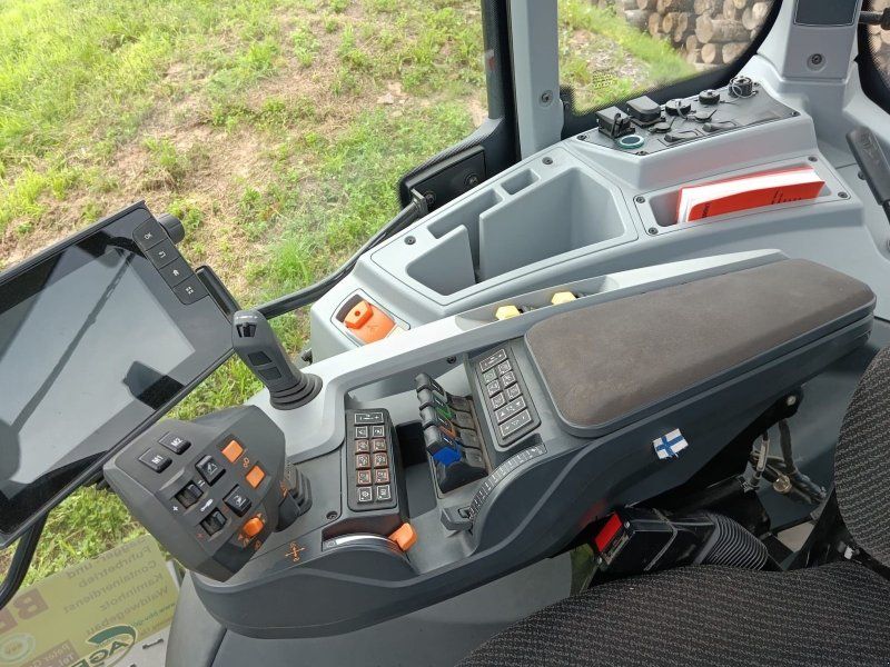 Valtra T174