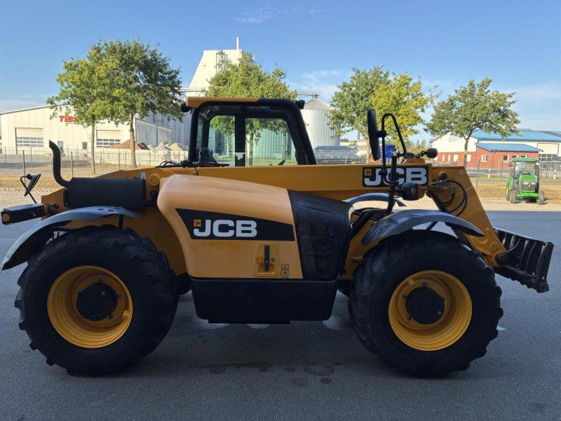 JCB 526-56