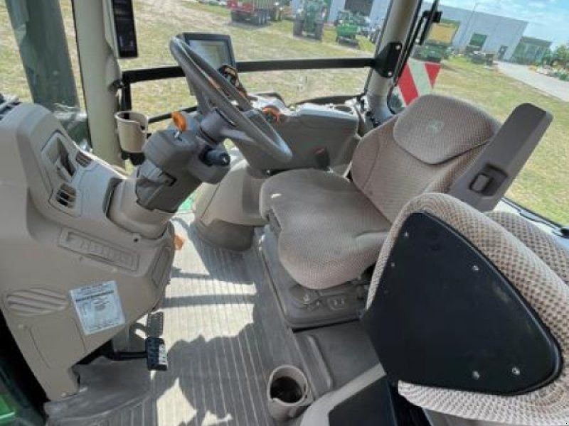 John Deere 6R 250