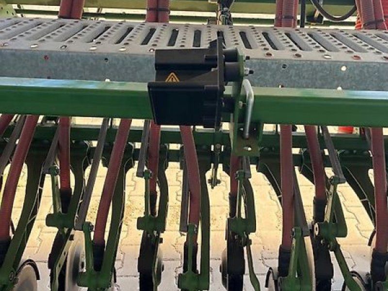 Amazone Avant 3002 Säschine/  Fronttank Ftender 1600/ Precea 300