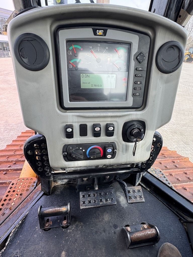 CAT D6N XL