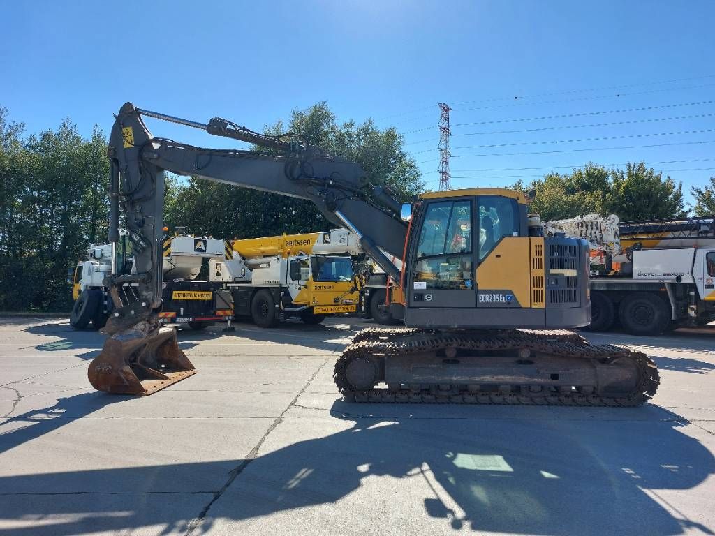 Volvo ECR 235 E