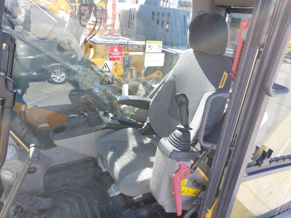 Volvo ECR 235 E