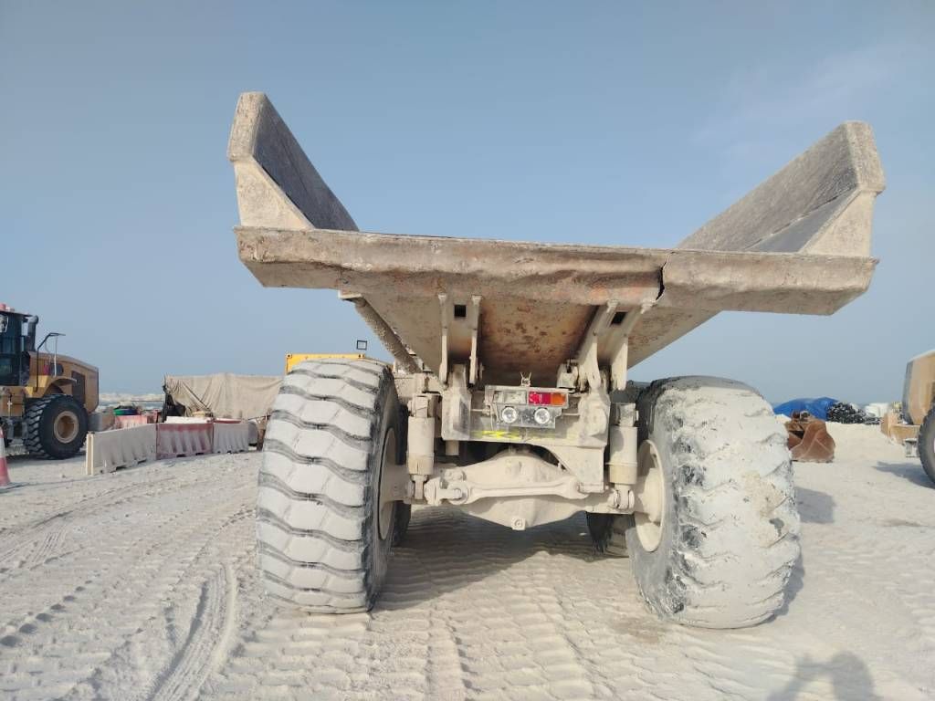Komatsu HM400-3R (4 pieces available in Abu Dhabi)