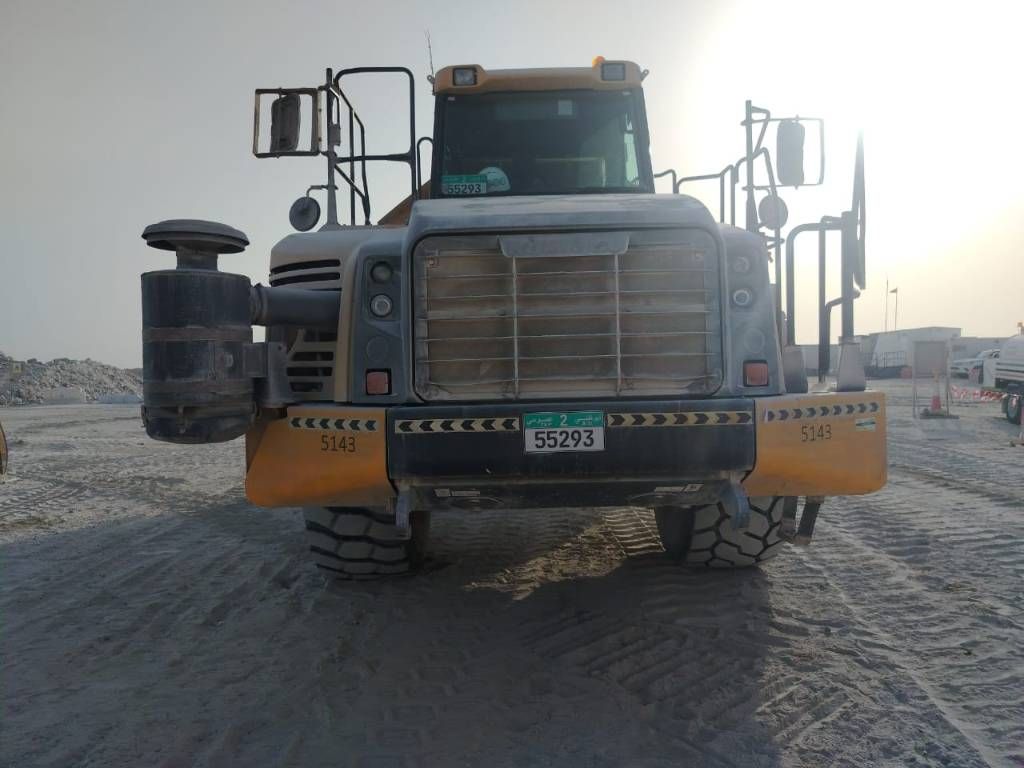 Komatsu HM400-3R (4 pieces available in Abu Dhabi)