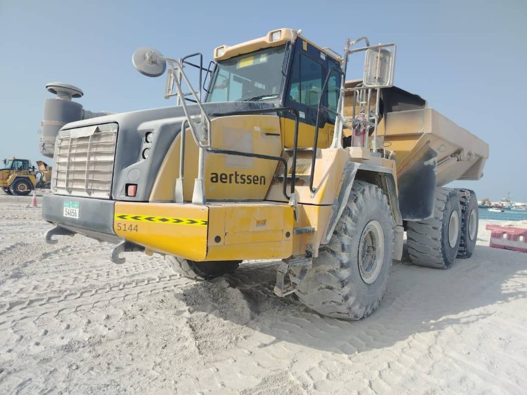 Komatsu HM400-3R (4 pieces available in Abu Dhabi)