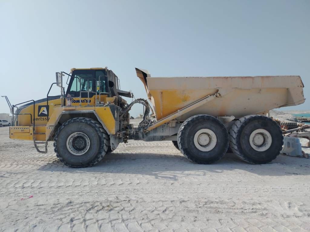 Komatsu HM400-3R 4 pieces available in Abu Dhabi)