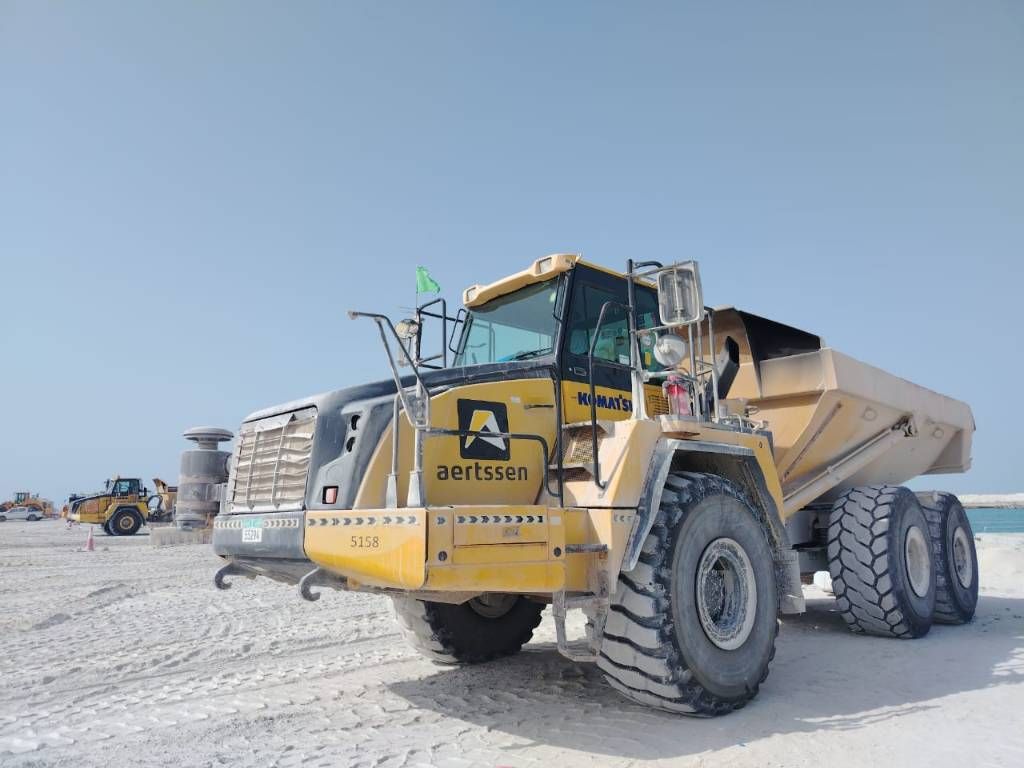 Komatsu HM400-3R 4 pieces available in Abu Dhabi)