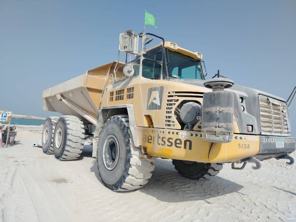 Komatsu HM400-3R 4 pieces available in Abu Dhabi)