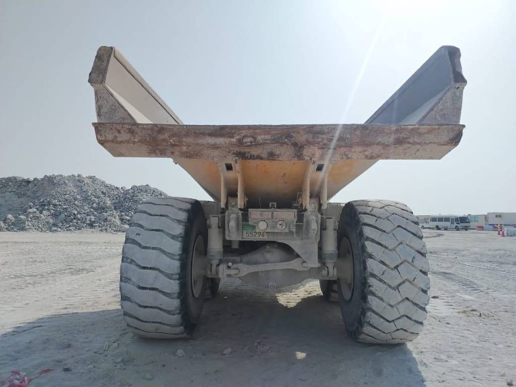 Komatsu HM400-3R 4 pieces available in Abu Dhabi)