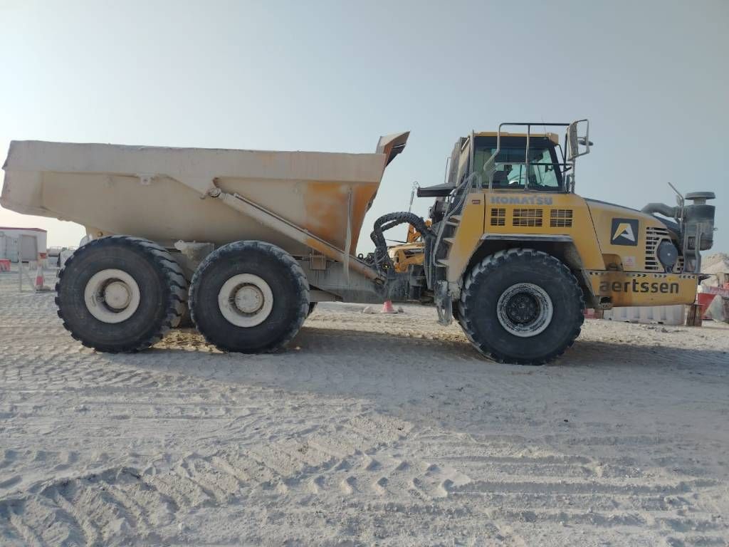 Komatsu HYM400-3R (4 pieces available in Abu Dhabi)