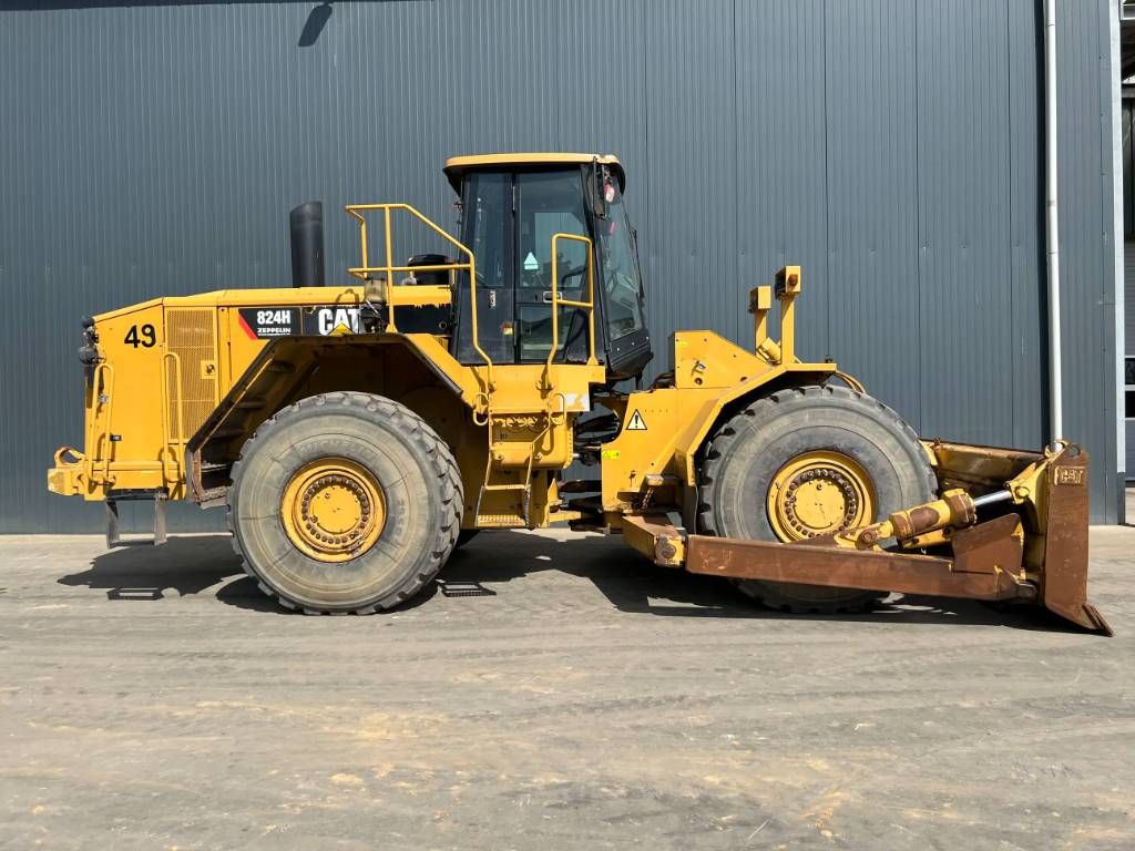 CAT 824H