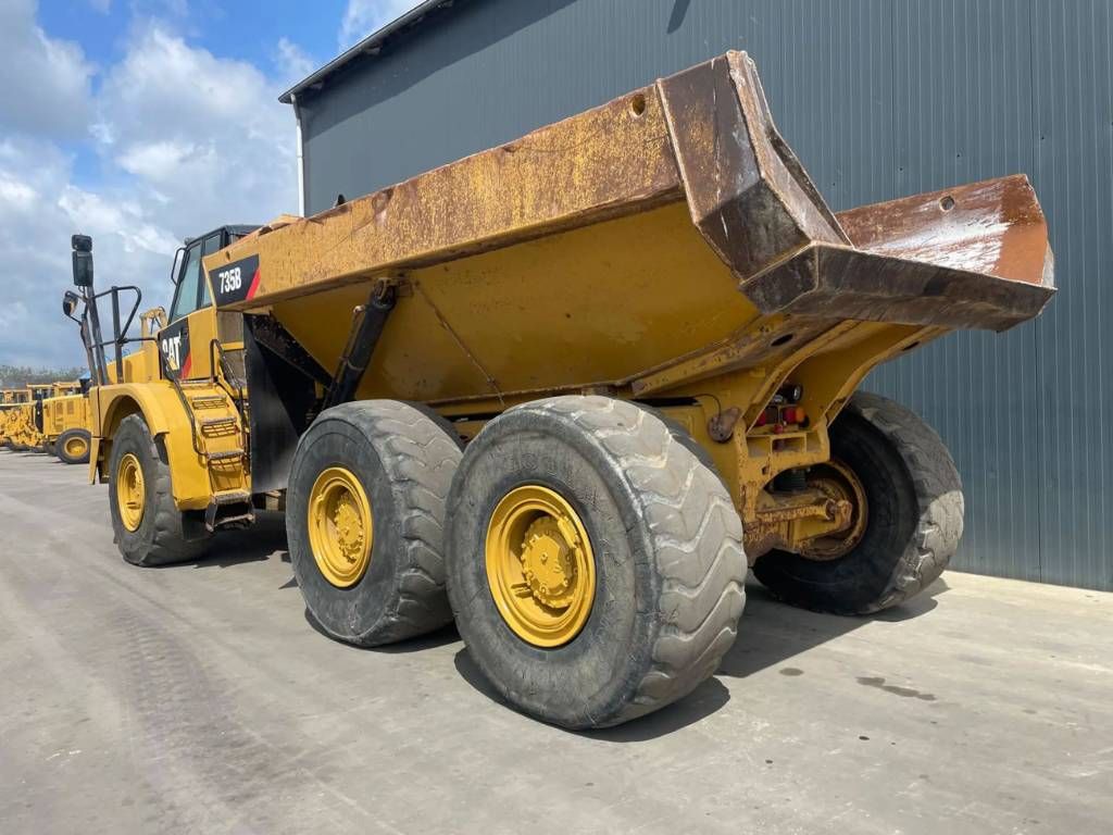 CAT 735B