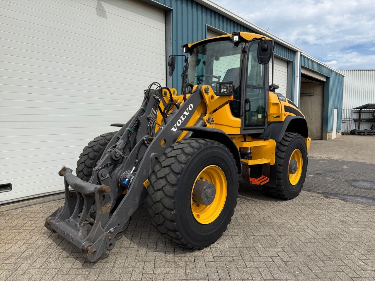 VOLVO L45H (BJR 2017 )