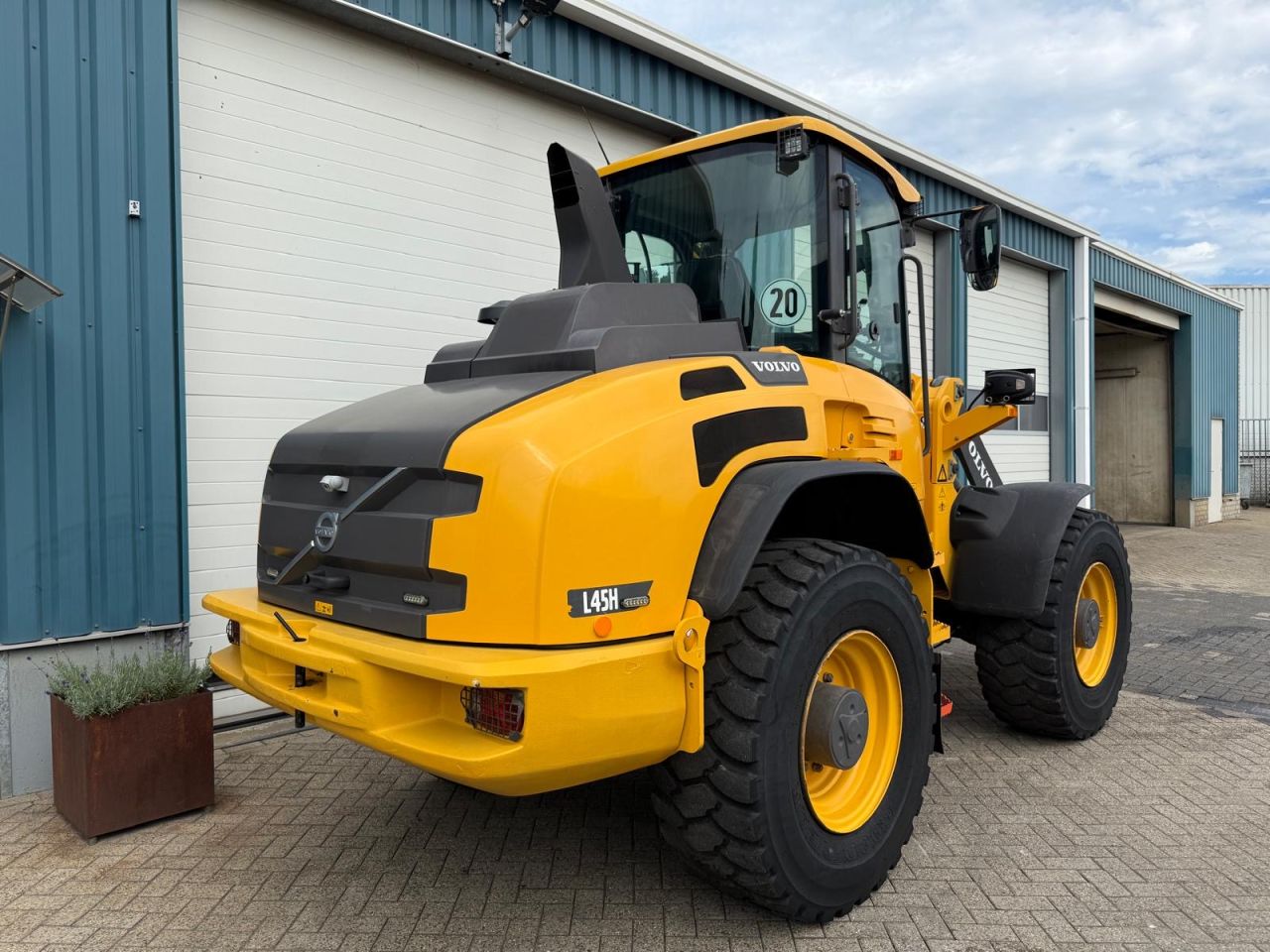 VOLVO L45H (BJR 2017 )